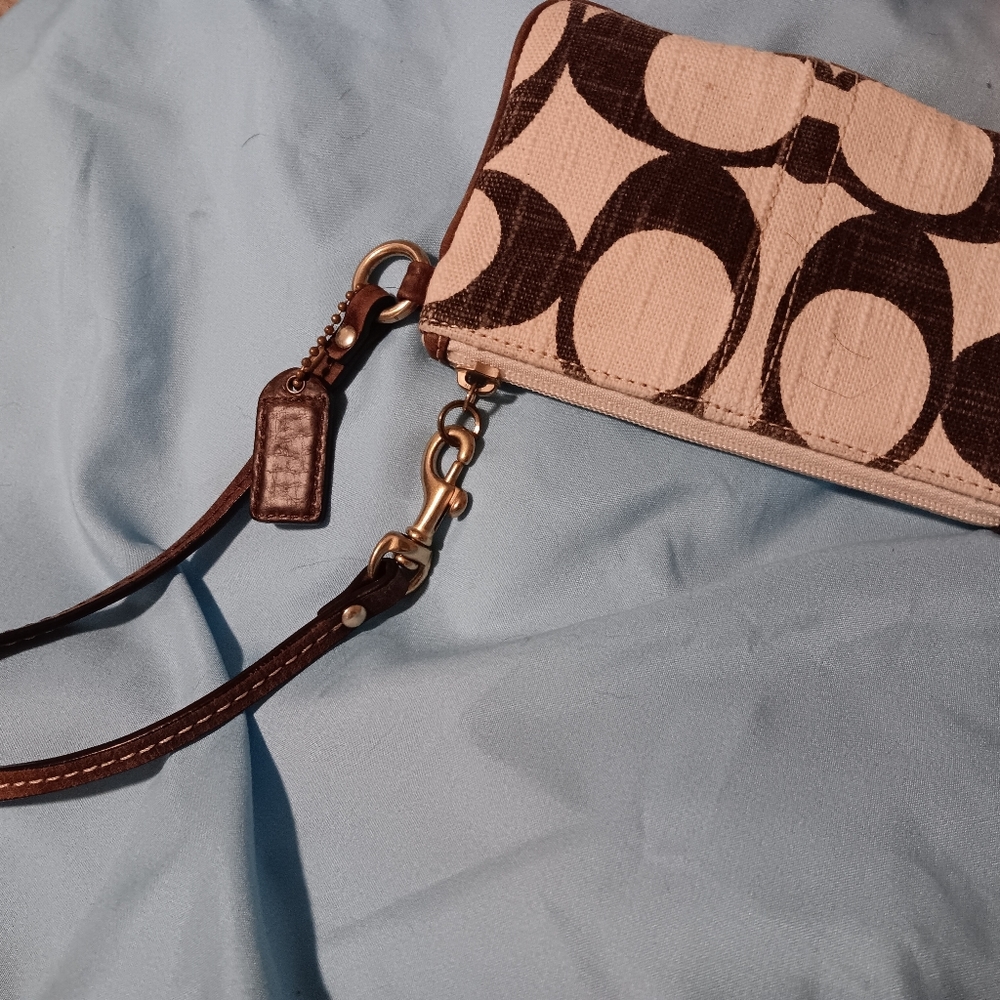 Coach  Wristlet